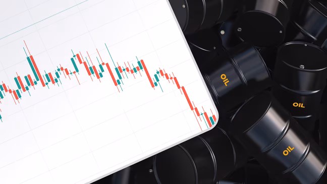 Покупатели нефти взяли паузу на фоне новостей из Китая; перед важными данными и событиями преобладает осторожность